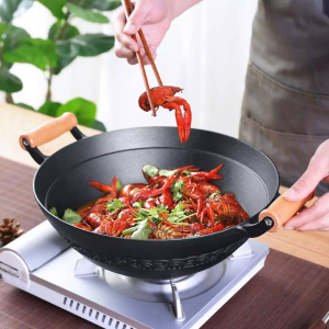 Чугунная сковорода-вок Xiaomi Sanxia Cast Iron Binaural Wood Handle Wok 34cm Black - фото 2